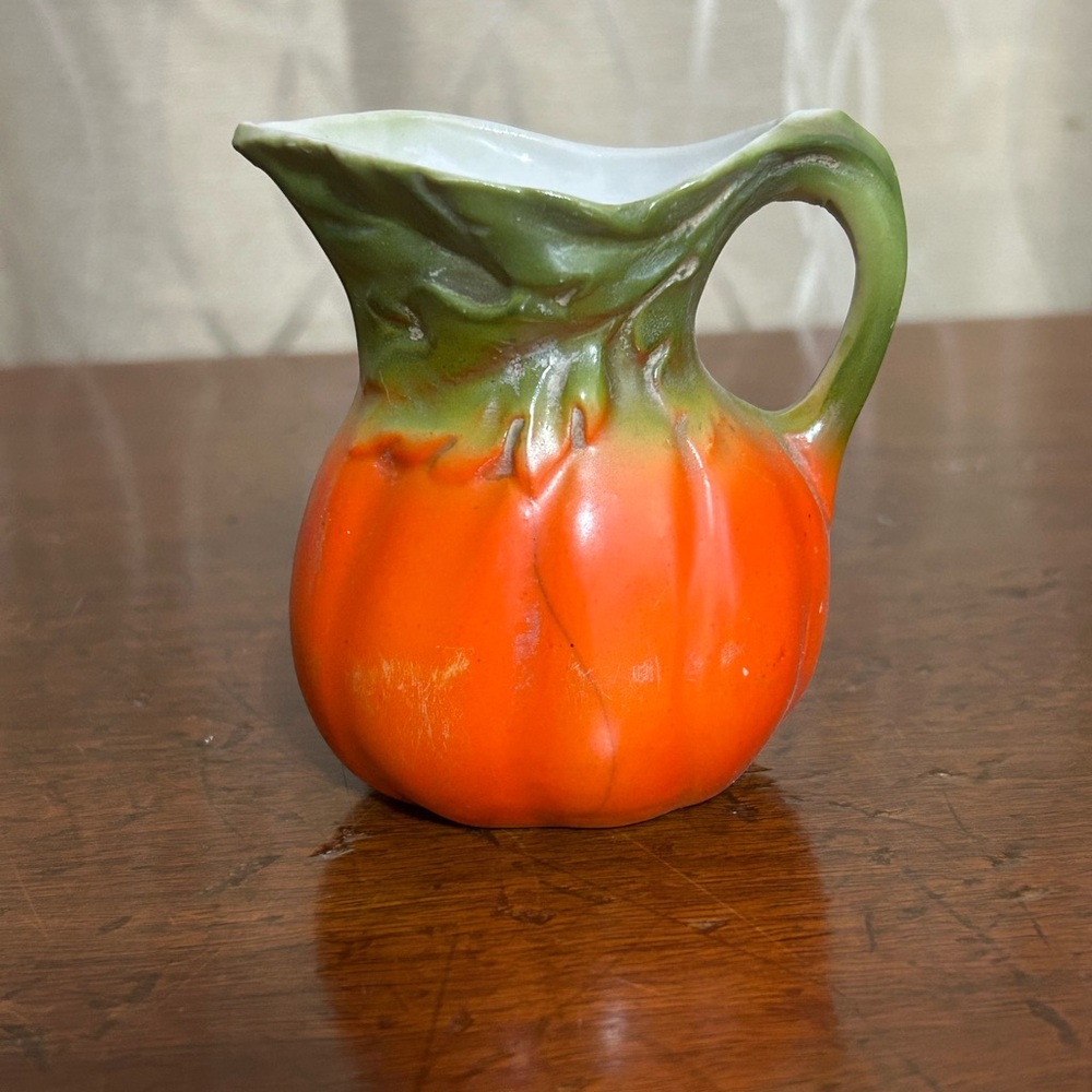 Royal Bayreuth Pumpkin Tomato Creamer
Antique Bavaria Germany